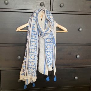 Blue and white scarf! Long see pictures for measurements! 75 inches long x 22